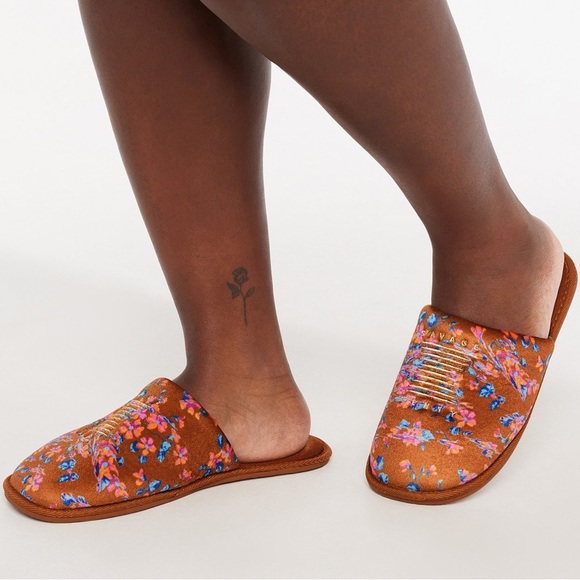 Savage X Fenty Luxe Velvet Slippers In Color Distorted Bloom Size Small Shoe 6-7 - Picture 2 of 15